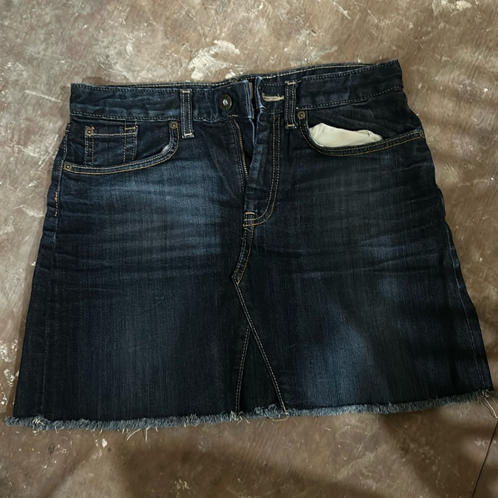 Gap skirt